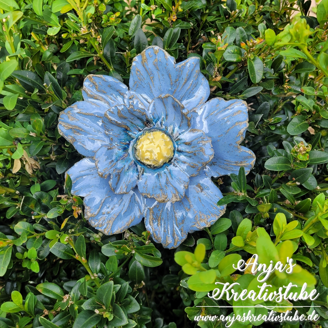 Blumenstecker hellblau